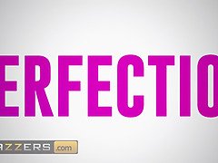 Angela White Drenches Her Juicy Ass & Big Natural Tits In Oil Making Mazee Hungry For Her