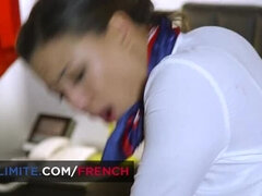 Beauté, Brunette brune, Français, Branlette thaïlandaise, Hd, Talons, Hôtesse de l'air, Nénés