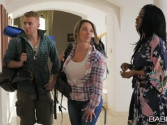 Lieveling, Pijpbeurt, Bruinharig, Bedriegen, Sperma in gezicht, Masturbatie, Buiten, Tieten likken