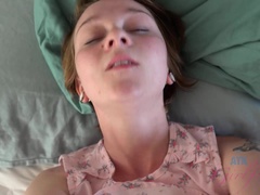 Enthousiasteling, Handbeurt, Olie, Orgasme, Klein, Gezichtspunt, Kort haar, Slapen