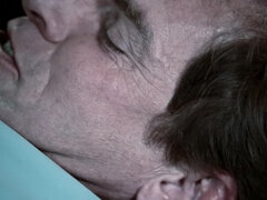 Gros seins, Sucer une bite, Brunette brune, En levrette, Faciale, Hd, Léchez, Chatte