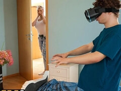 Grosse titten, Blondine, Blasen, Europäisch, Fetisch, Handjob, Piercing, Stiefmutter