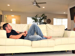 Gros cul, Gros seins, Sucer une bite, Brunette brune, Branlette thaïlandaise, Chatte, String