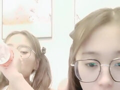 Amateur, Chinoise, Gode, Poilue, Masturbation, Jouets, Jumeaux, Webcam