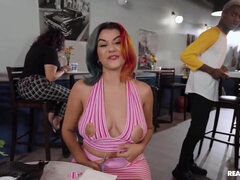 美女, 茶髪の, 巨乳な, 口内発射, 顔射, 異人種間, ティーン, オッパイの