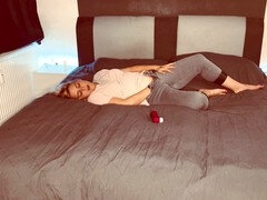 Bonieclydeerotik enjoys playful prelude to sex with wild orgasms and moans