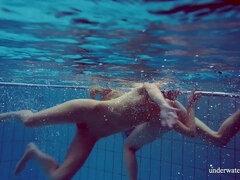 Amateur, Bikini, Blonde, Fétiche, Lesbienne, Nue, Piscine, Russe