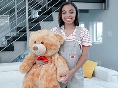 Baby sitter, Chambre à dormir, Grosse bite, Sucer une bite, En levrette, Noir ébène, Poilue, Léchez