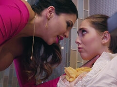 Tetas grandes, Morena, Europeo, Rostro sentado, Fetiche, Cocina, Tetas naturales, Coño