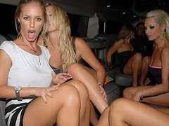 18 jaar, Grote kont, Grote mammen, Pijpbeurt, Hondjeshouding, Pop, Mager, Tiener