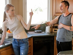 Grote lul, Pijpbeurt, Hondjeshouding, Keuken, Natuurlijke tieten, Geschoren, Mager, Tiener