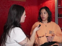 Entre bastidores, Tetas grandes, Morena, Alemán, Hd