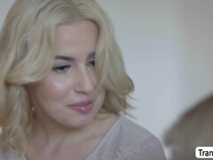 Grosse titten, Blondine, Blasen, Kehlenfick, Transe, Lecken, Muschi, Transfrau