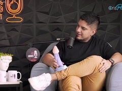 Grote mammen, Bruinharig, Rondborstig, Diep in de keel, Reusachtig, Tatoeage, Tieten likken, Speelgoed