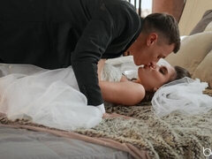 Slaapkamer, Grote kont, Grote lul, Brijd, Bruinharig, Hondjeshouding, Geschoren, Tiener