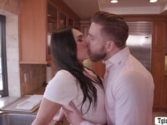 アナル, アジア人, デカチン, デカパイ, 茶髪の, バック, キス, シーメール