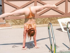 Flexible, Masturbación, Al aire libre, Piscina, Flaco, Solo, Estriptis, Adolescente