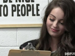 フェラチオ, 茶髪の, バック, ピアス, ポリス, 剃毛, タトゥー, ユニフォーム