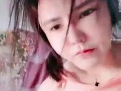 Enthousiasteling, Aziatisch, Grote mammen, Chinees, Masturbatie, Moeder die ik wil neuken, Alleen, Tieten likken