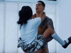 18 jaar, Grote lul, Sperma shot, Latijnse vrouw, Klein, Kut duiken, Kousen, Uniformpje