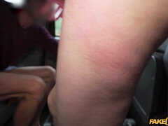 Amateur, Blonde, Voiture, Nourriture, Cuir, Masturbation, Seins naturels, Chaussettes