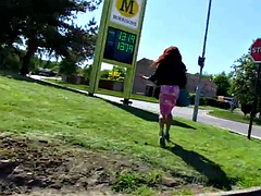 Beautiful Ebony Kiki Minaj pisses in public