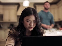 Chica, Tetas grandes, Morena, Atrapados, Pequeña, Estrella porno, Coño, Montar