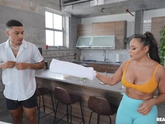 Nana, Gros cul, Grosse bite, Gros seins, Sucer une bite, En levrette, Actrice du porno, Tatouage