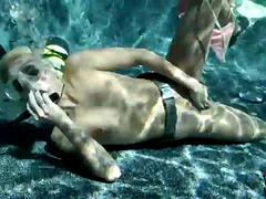 Tussi, Grosse titten, Fetisch, Masturbation, Pool, Solo, Titten, Unter wasser