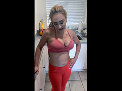 18 jaar, Kont, Grote mammen, Blond, Pijpbeurt, Sperma, Keuken, Pornster