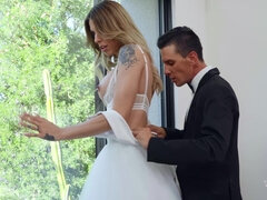 Anal, Lamer culo, Bisexual, Rubia, Mamada, Tatuaje, Tetas, Boda