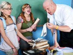 18, デカ尻, デカチン, デカパイ, バック, オフィス, 苦痛, ガリガリ