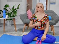 Blonde, Sucer une bite, Queue, En levrette, Doigter, Embrassement, Culottes ou slips, Chatte