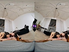 TmwVRnet - Jadilica  Vivien Doll - Threesome orgasms on the floor