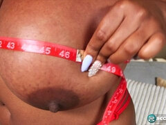 Gros seins, Brunette brune, Noir ébène, Femelle, Hd, Masturbation, Solo