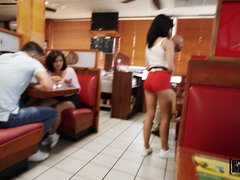 フェラチオ, 露出狂, 異人種間, 公共, 三人