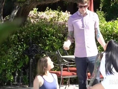 Asiatisch, Grosser schwanz, Grosse titten, Blondine, Behaart, Lingerie, Tätowierung, Flotter dreier