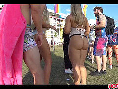 amazing phat ass white girl light-haired concert girl spied with hiddencam voyeur