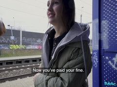 Pijpbeurt, Hondjeshouding, Jurk, Sperma in gezicht, Natuurlijke tieten, Russisch, Lang, Trein