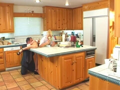 Anaal, Kont, Kinderoppas, Blond, Pijpbeurt, Sperma shot, Kut duiken, Tieten likken