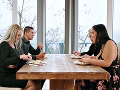 Grosse titten, Gehörnter ehemann