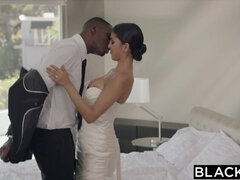 Sucer une bite, En levrette, Faciale, Bâillonner, Lingerie, Chevaucher