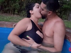 Leie, Aus dem arsch in den mund, Grosser arsch, Blasen, Latina, Im freien, Öffentlich, Abendanzug