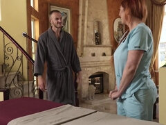 In den arsch, Grosser arsch, Grosse titten, Vollbusig, Kehlenfick, Hd, Milf, Mutti