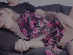 18 ans, Chambre à dormir, Sucer une bite, Couple, Petite femme, Chatte, Jarretelles, Nénés