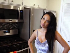 Gros seins, Brunette brune, Branlette thaïlandaise, Lingerie, Mature, Mère que j'aimerais baiser, Séduite, Belle mère