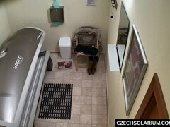 Leie, Grosse titten, Blondine, Tschechisch, Öffentlich, Realität, Solarium, Solo