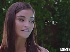 Badpak, Sperma, Gezichtzitten, 1 man 2 vrouwen, Zoenen, Likken, Kut duiken, Geschoren