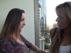 Большие сиськи, Пальцем, Лесбиянка, Милф