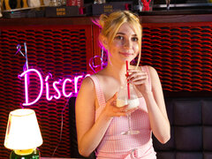 Kami Yammy is a natural blonde stunner who gets off in public